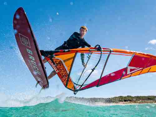 Comment surfer en windsurf ?