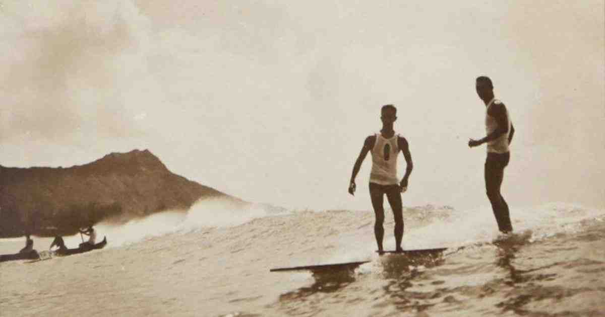 Quelle est l'origine du mot surf ?