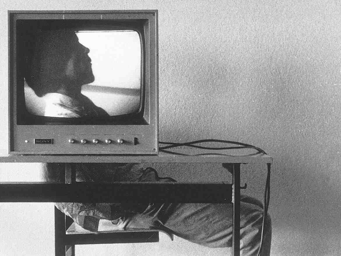 Qui a inventé la première télévision en noir et blanc ?