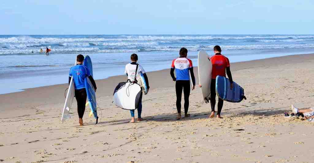 Où commencer le surf en France ?